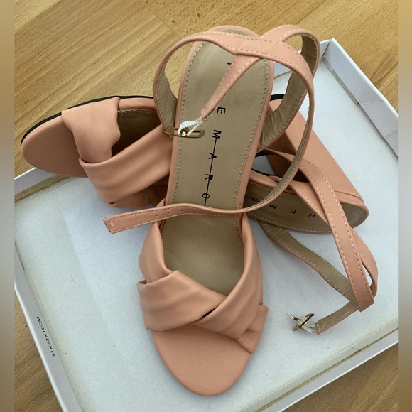 ASOS size 6 peach/nude block heels - Picture 2 of 5